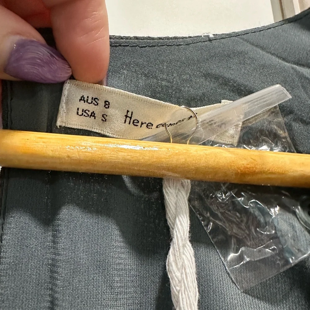 Elegant Tied Ruffled Mini Dress in Green - Size Small - Picture 7 of 13